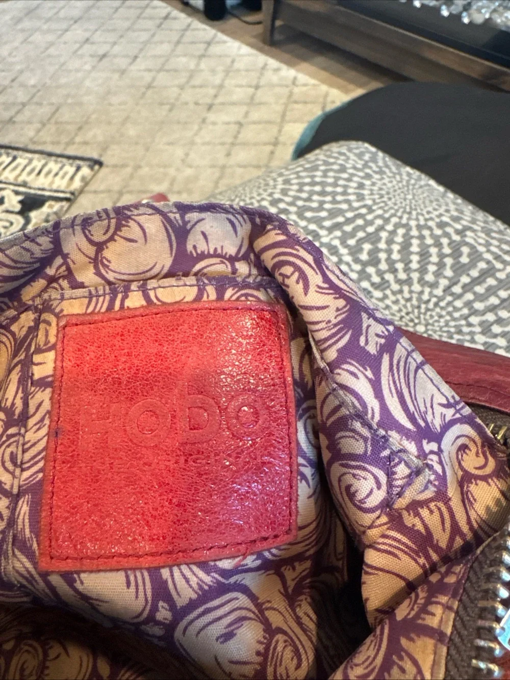 HOBO International Leather Cambel Crossbody Bag Cranberry Adj Strap Zipper